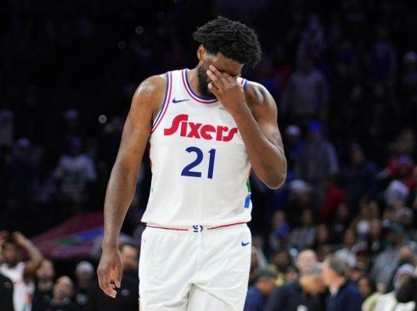 开云体育下载-恩比德要医疗退役？格雷姆斯44分毁76人五年大计