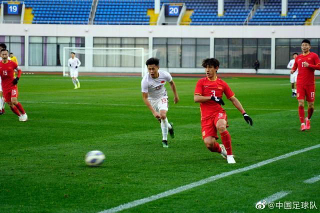 开云官网-国足内部PK二番战 李金羽战队1球小胜陈洋战队