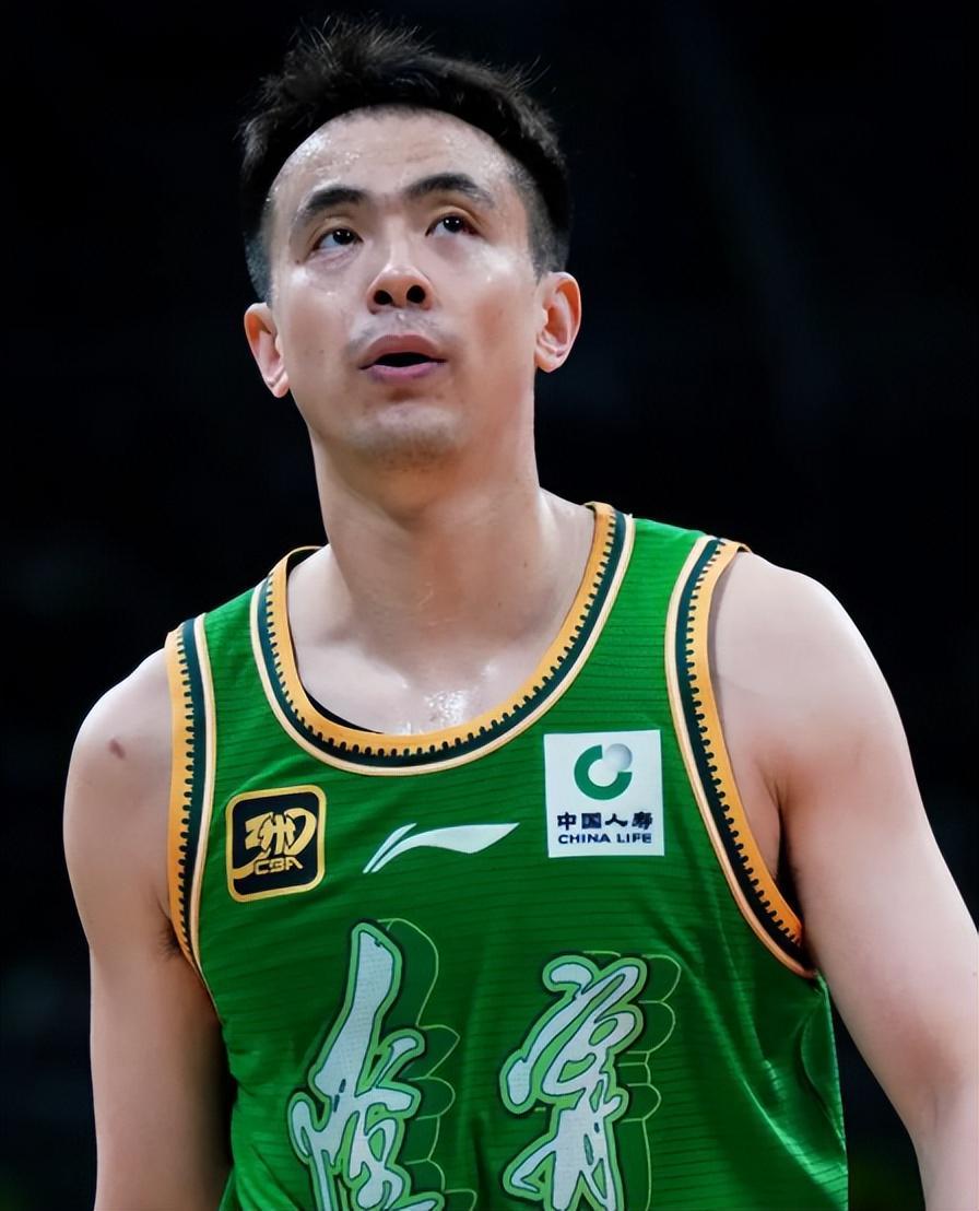 kaiyun-CBA3消息!赵继伟全明星被质疑,赵睿面临重罚,国家队名单将出炉