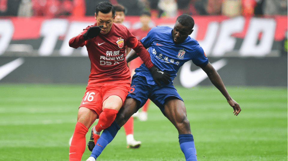 前申花外援炮轰斯卢茨基:伤愈1周便让我首发 与他交恶迫使我离队